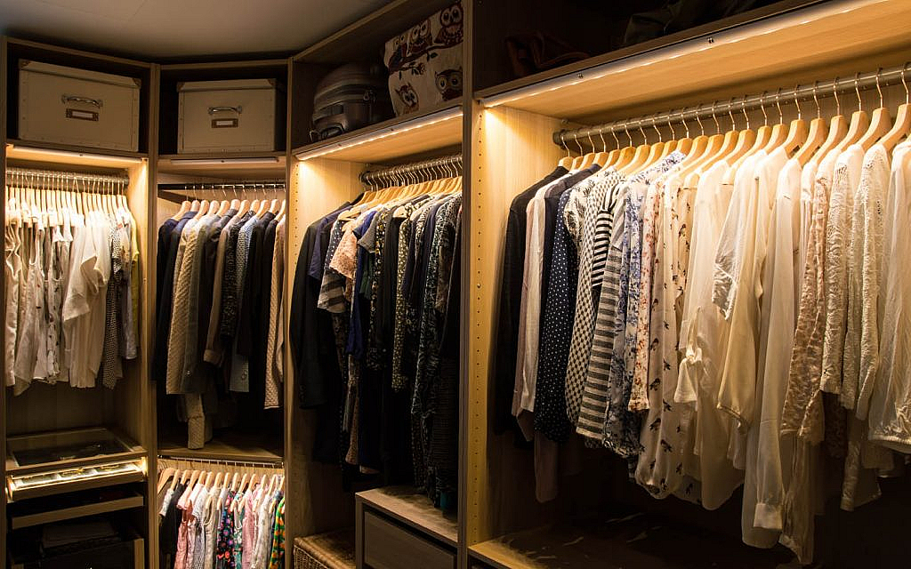 dressing cabinet lighting